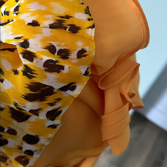 🛑 1 hour sale. 10 Crosby Derek Lam, size 6, Yellow Animal Print Maxi Dress - Picture 11 of 11